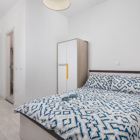 Studio Apartments Fran'S Rijeka Bagian luar foto