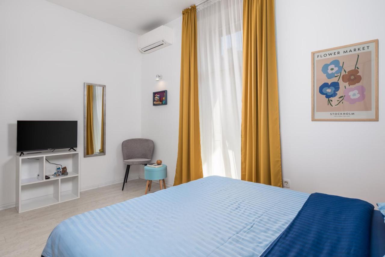Studio Apartments Fran'S Rijeka Bagian luar foto