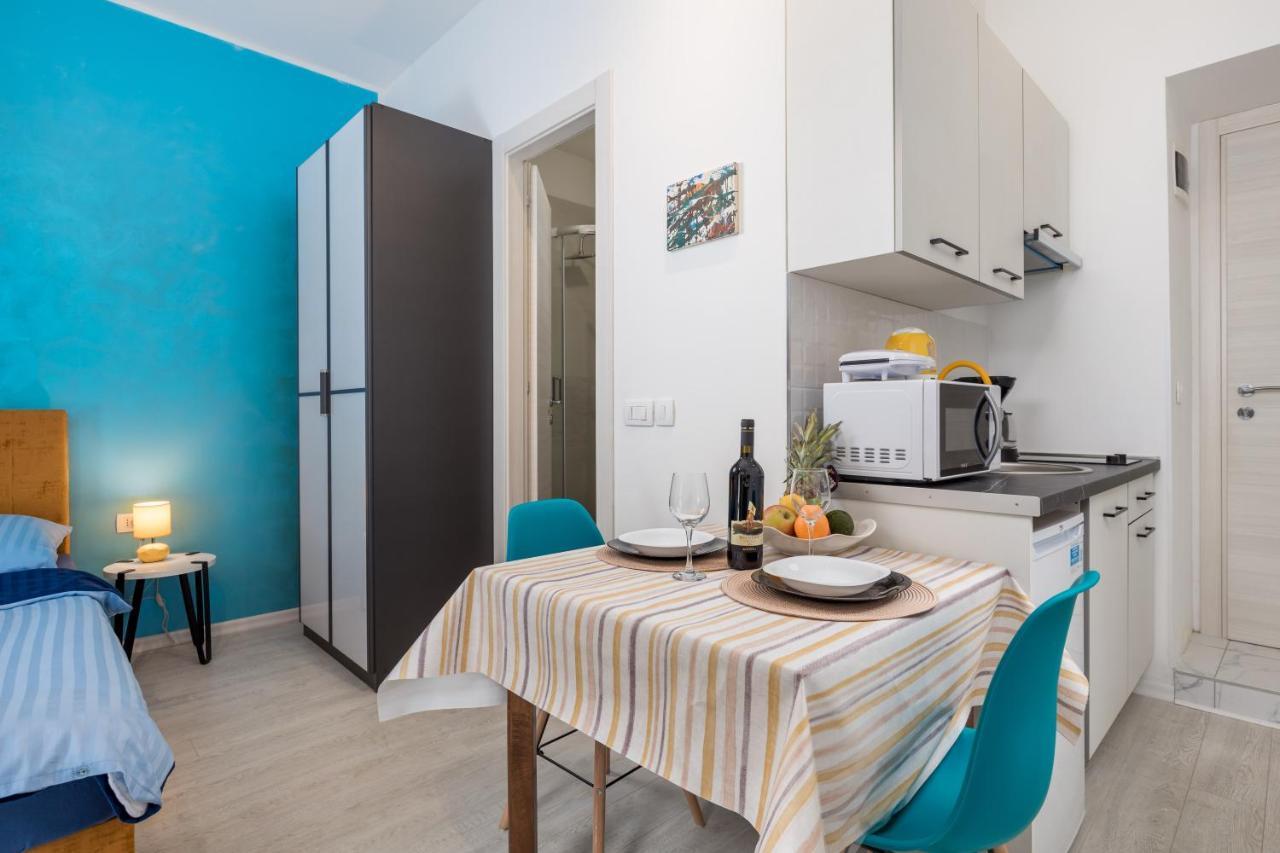 Studio Apartments Fran'S Rijeka Bagian luar foto