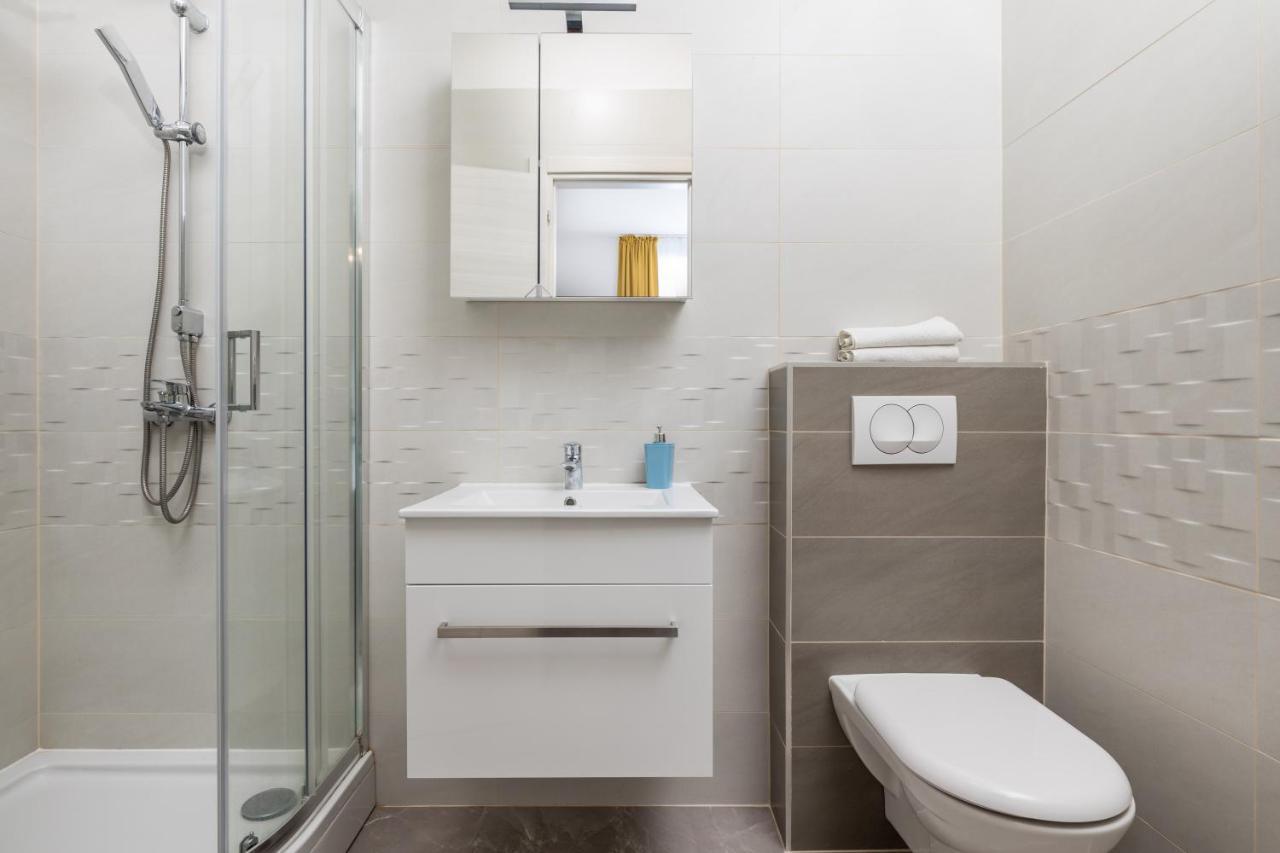 Studio Apartments Fran'S Rijeka Bagian luar foto