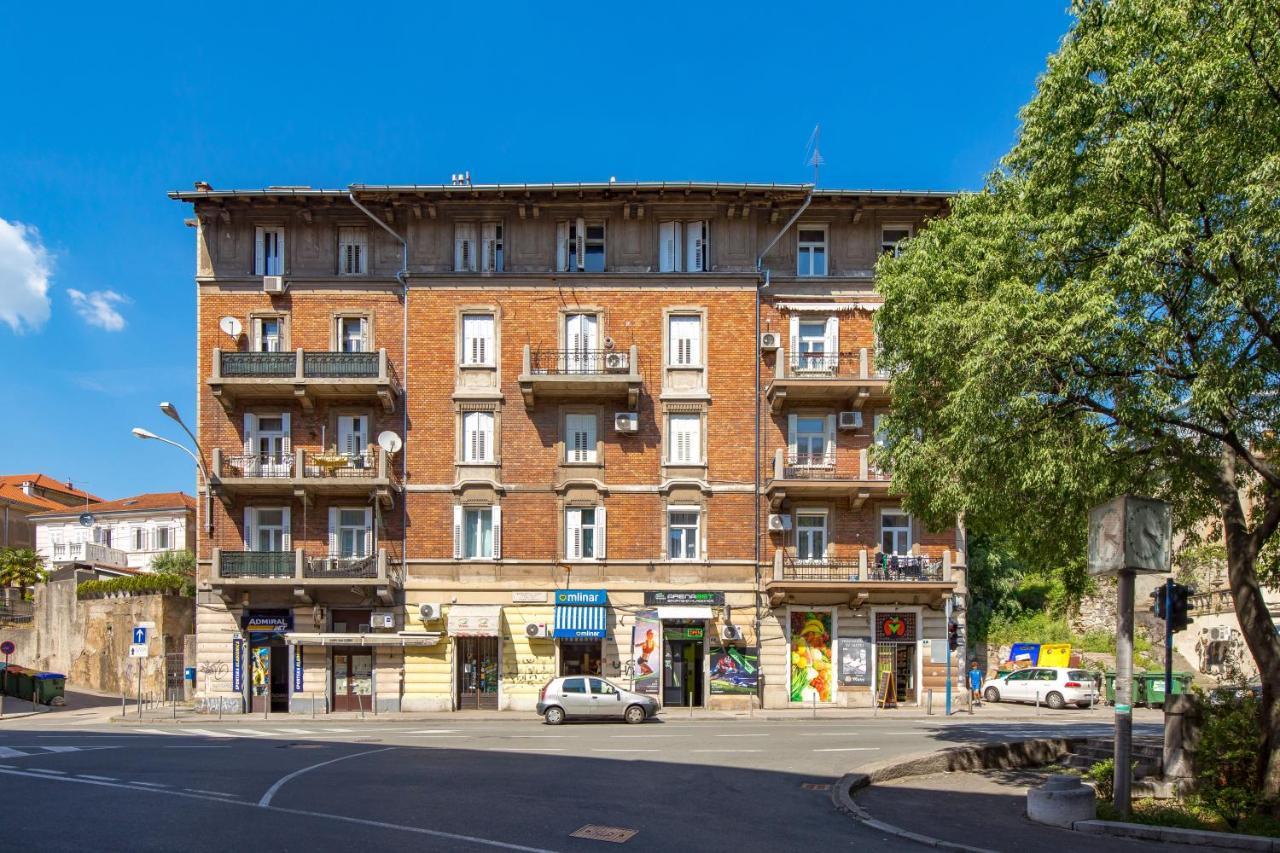 Studio Apartments Fran'S Rijeka Bagian luar foto