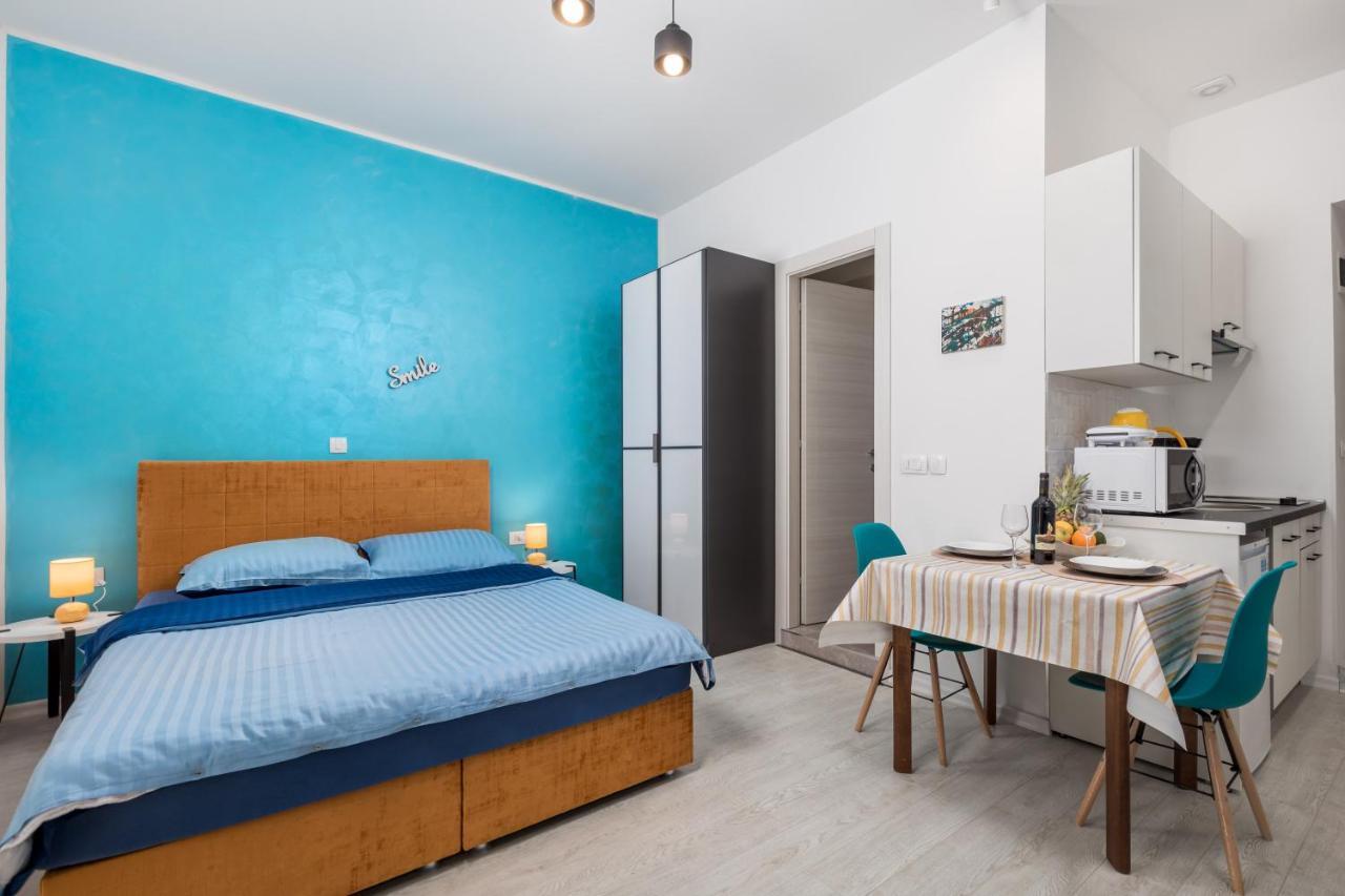 Studio Apartments Fran'S Rijeka Bagian luar foto
