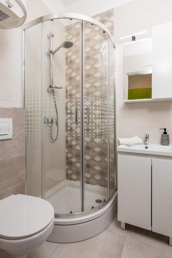 Studio Apartments Fran'S Rijeka Bagian luar foto