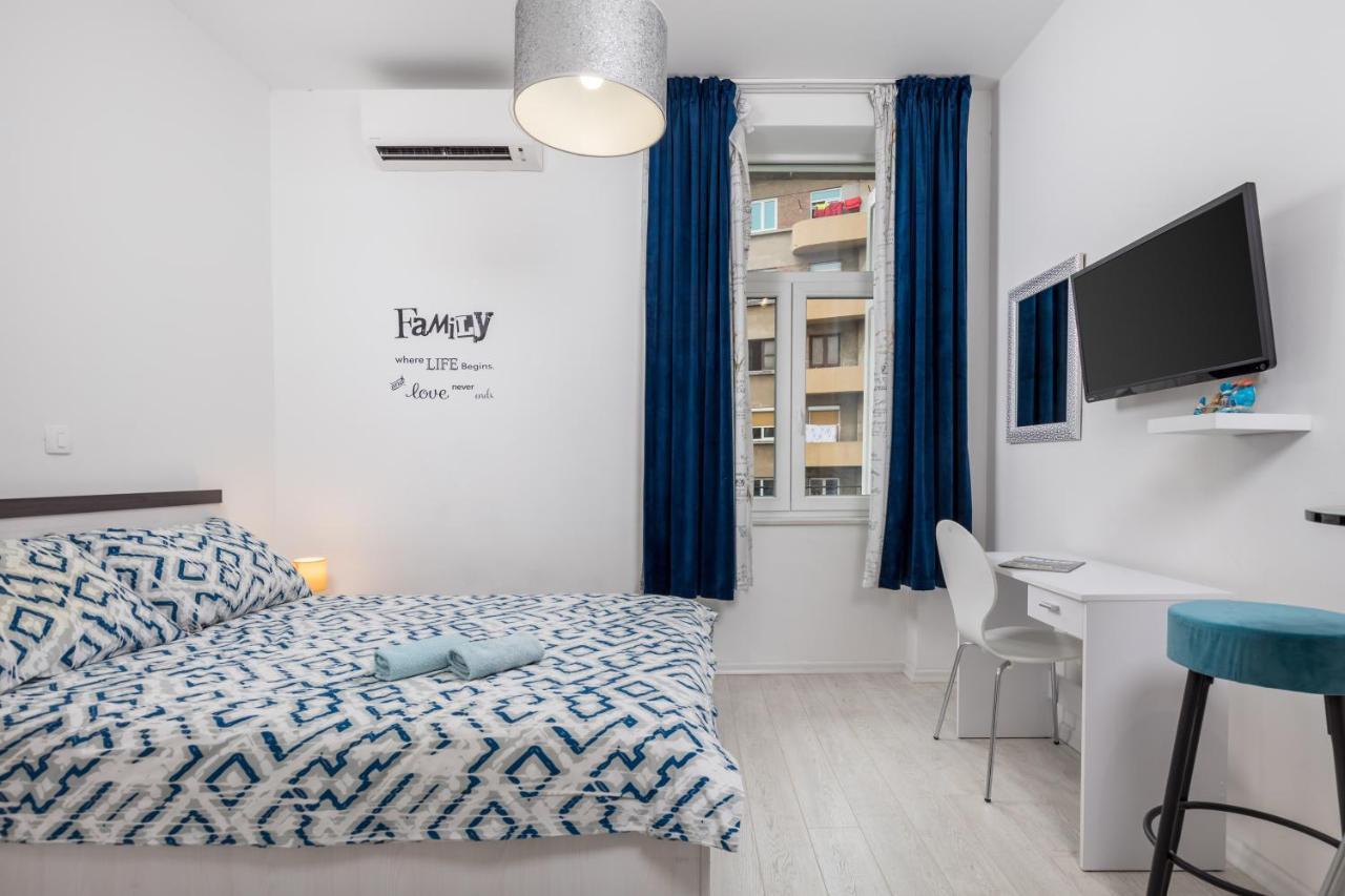 Studio Apartments Fran'S Rijeka Bagian luar foto